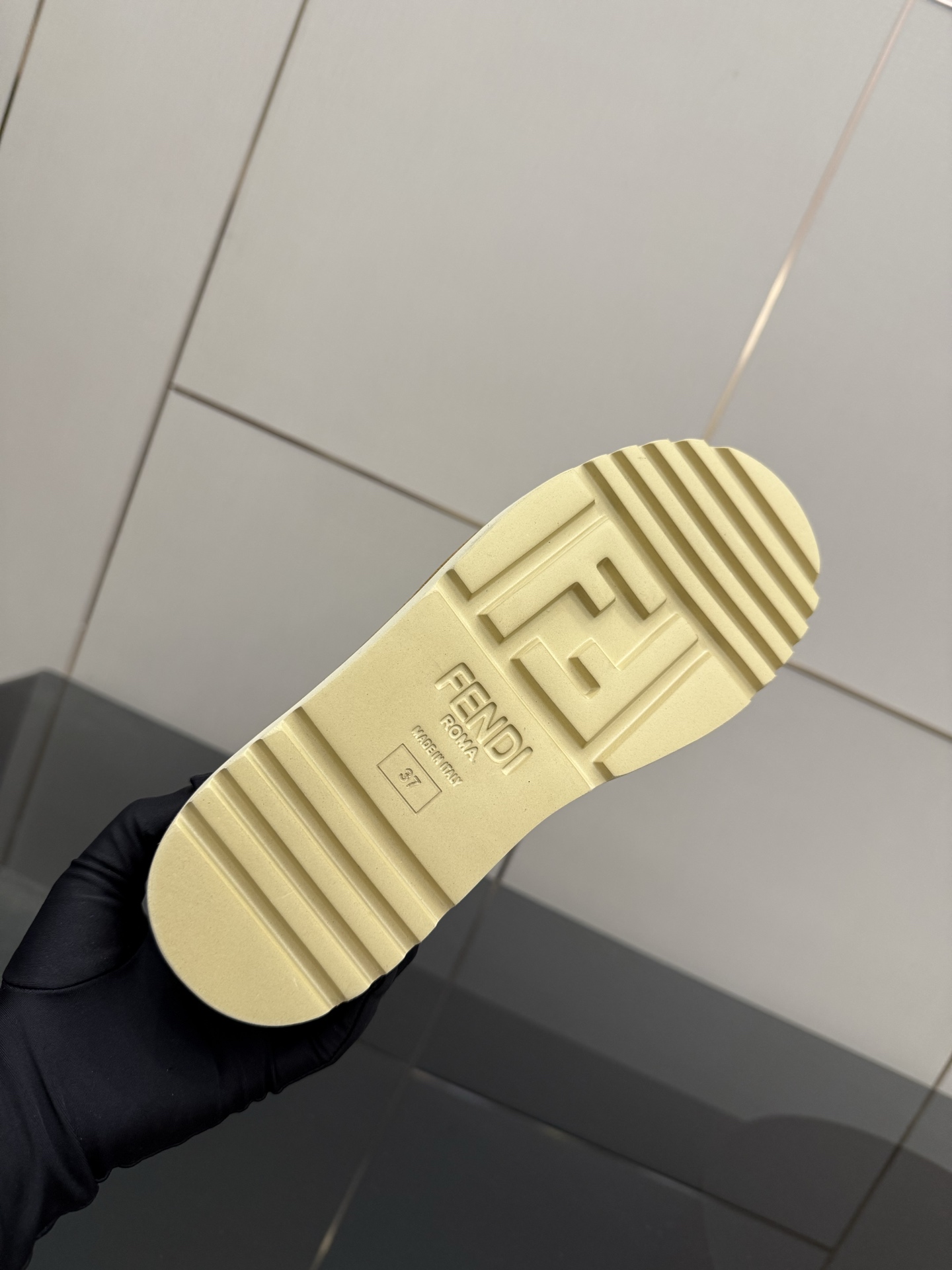 20251022/Fendi_251022-4